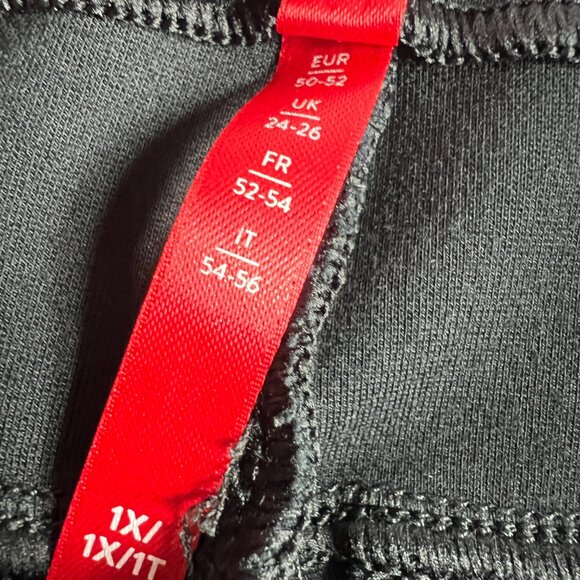 Spanx Super Smooth Pants Women's 34x26* Ponte Flare Crop Front Seam Black Tag 1X - Picture 7 of 16